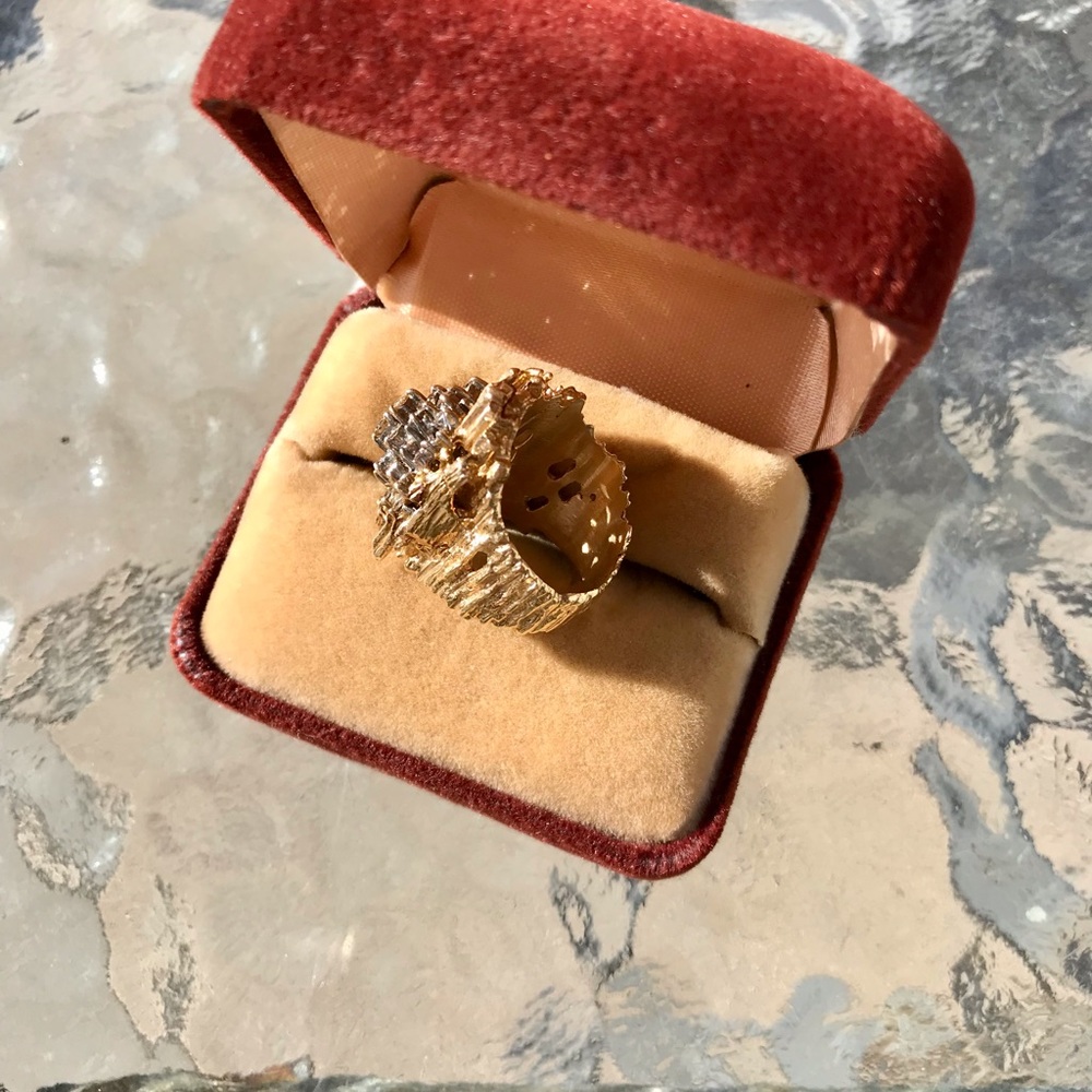 2.10 Carat Diamond 14 Karat Yellow Gold Bark Band Ring - Picture 5 of 7